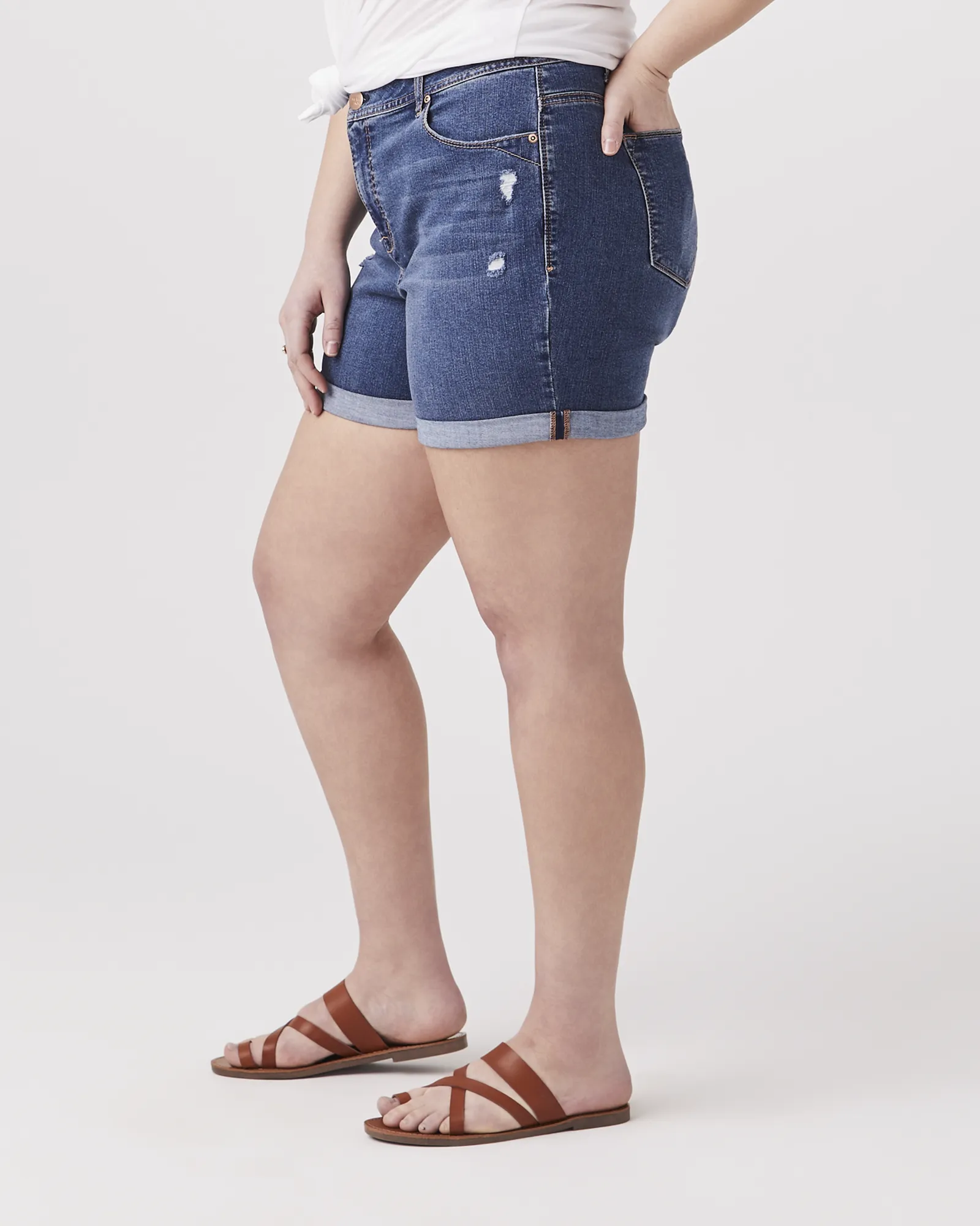 Amanda Destructed Jean Short | Medium Wash