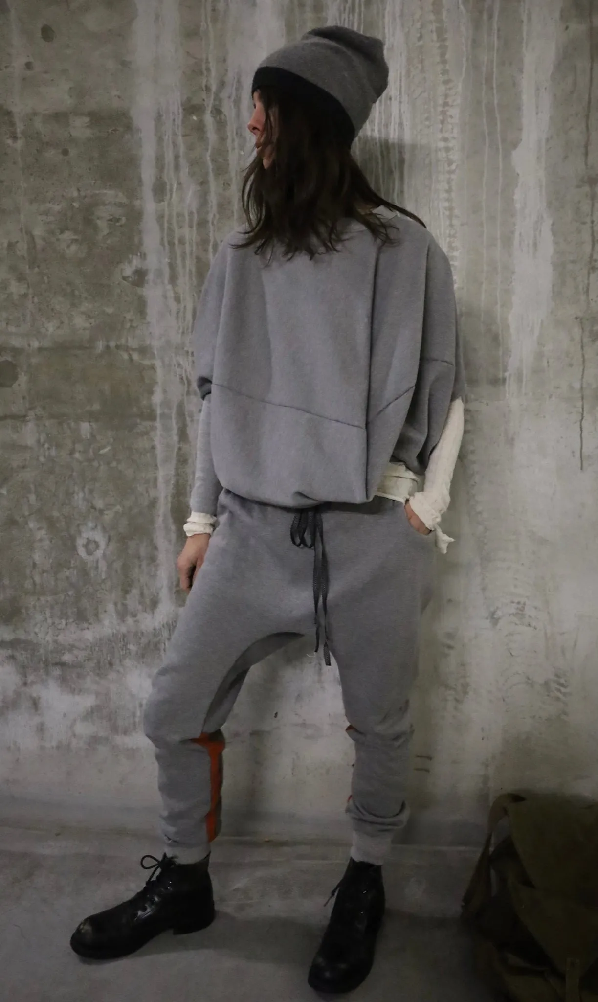 RELAXED FIT GREY COTTON PANTS