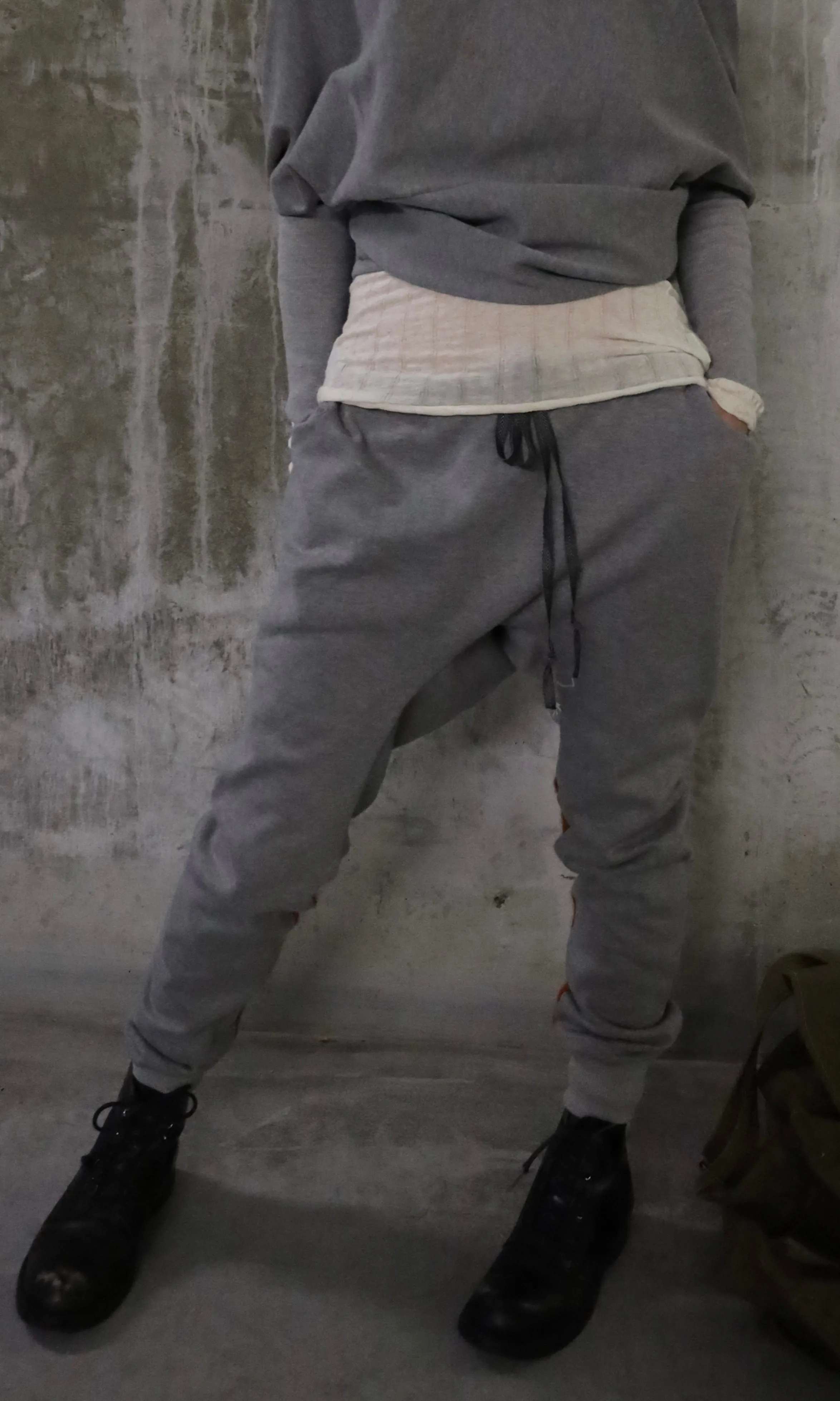 RELAXED FIT GREY COTTON PANTS