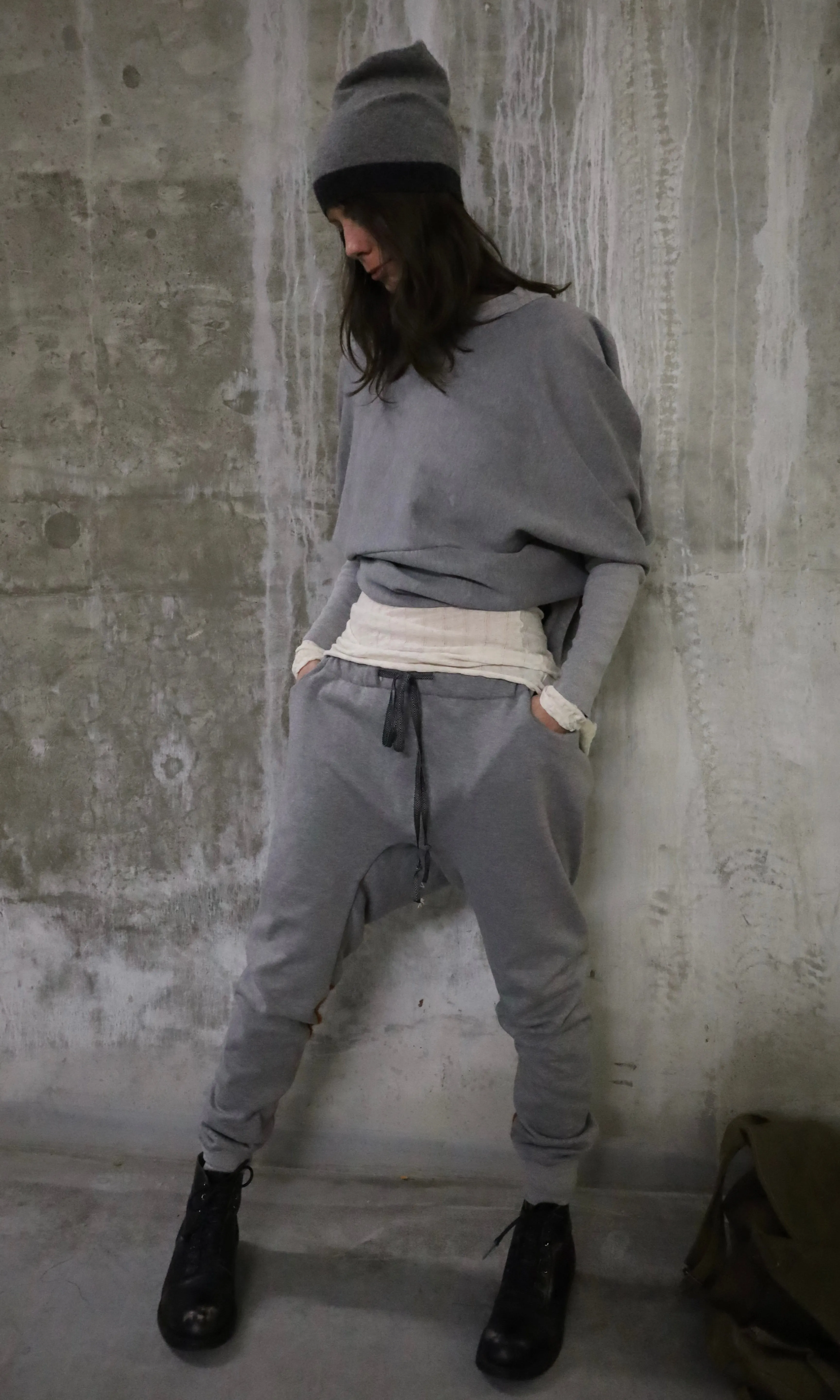 RELAXED FIT GREY COTTON PANTS